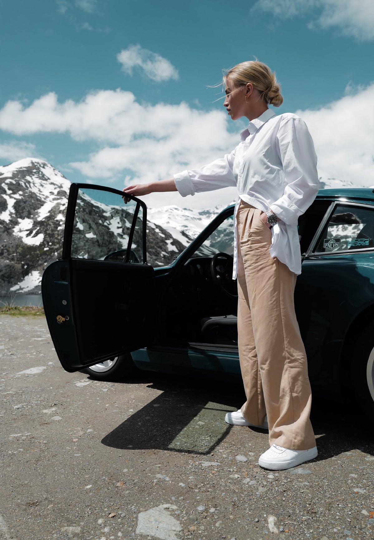 Hanna Schönwald – Cuida con pasión su Mercedes Benz W123 230 CE Coupé de 1984