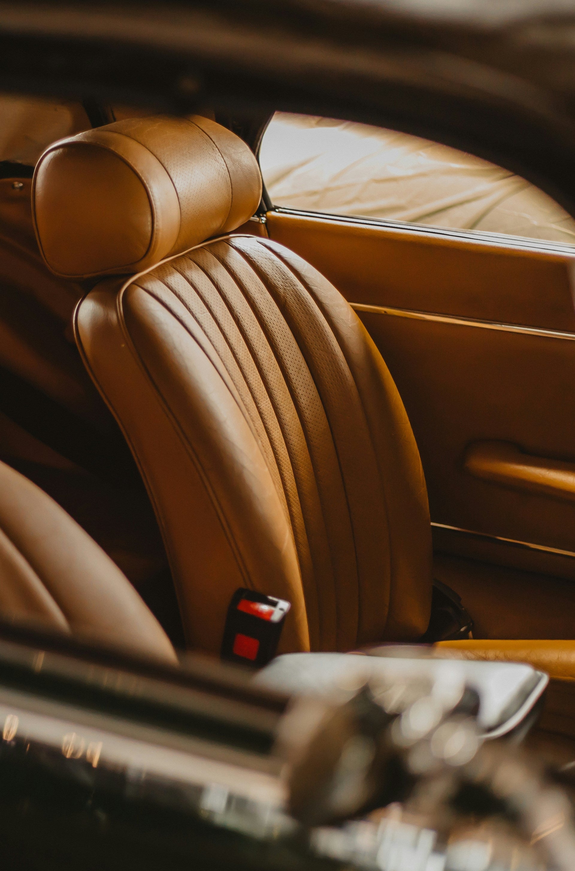 Cuidar correctamente el cuero del coche – las preguntas más frecuentes & respuestas profesionales