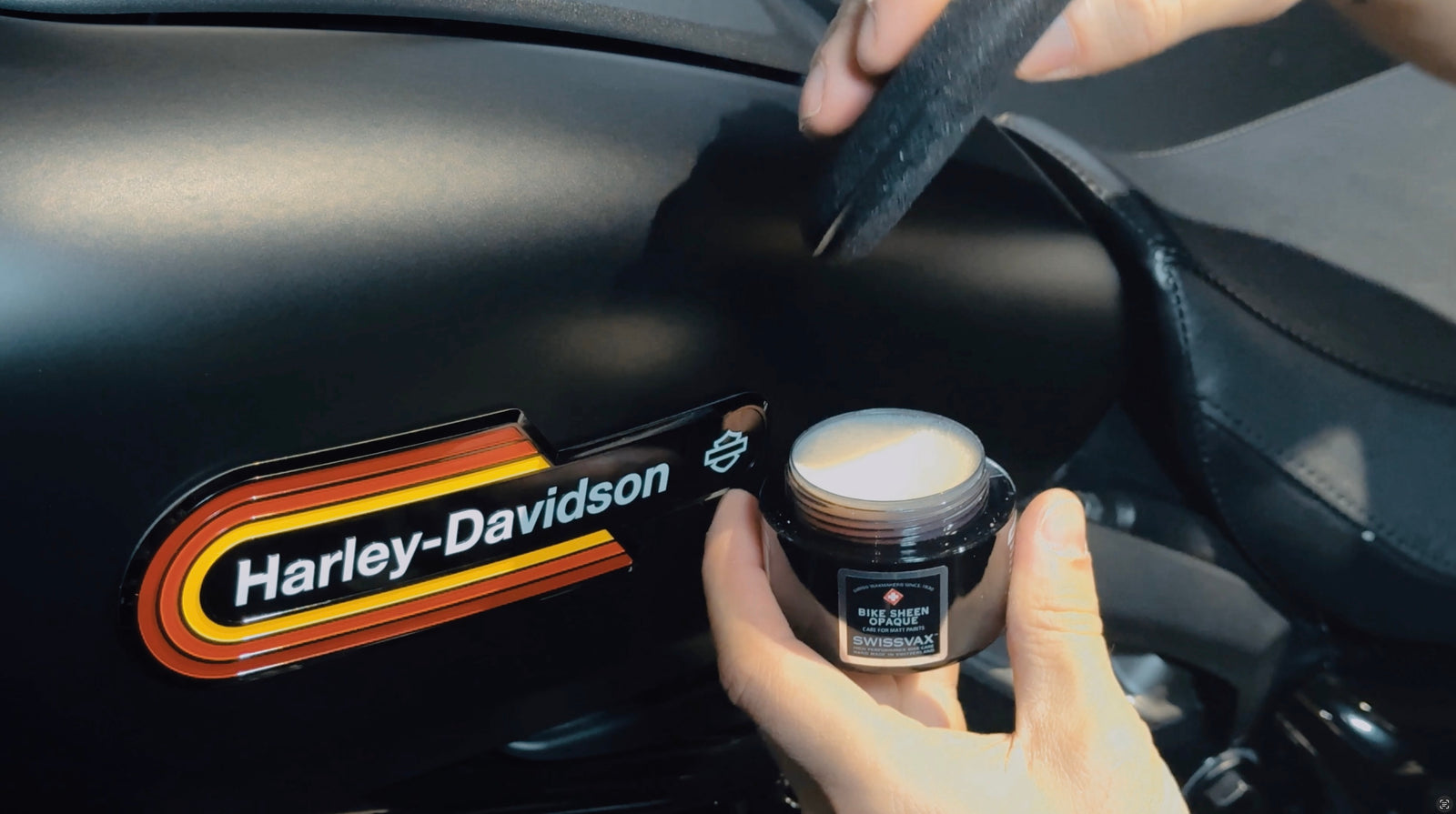 Motorcycle BIKE SHEEN OPAQUE (40% Vol.) Cera de carnauba para pinturas mate y vinilos Tutorial